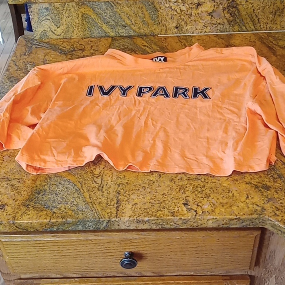 Orange tee